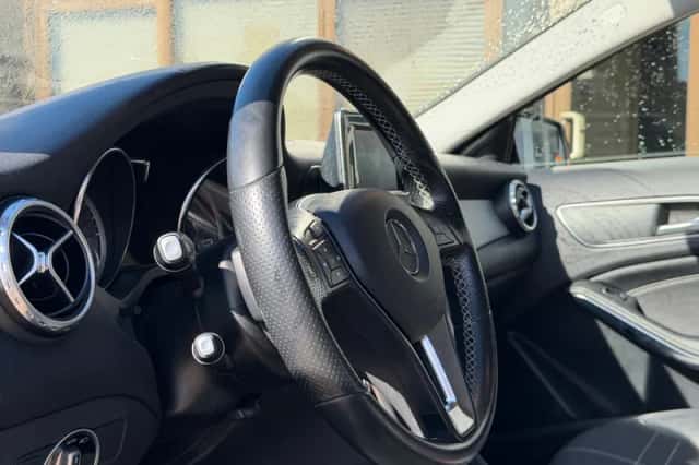 Mercedes-Benz GLA-Klasse (2014) thumbnail 4