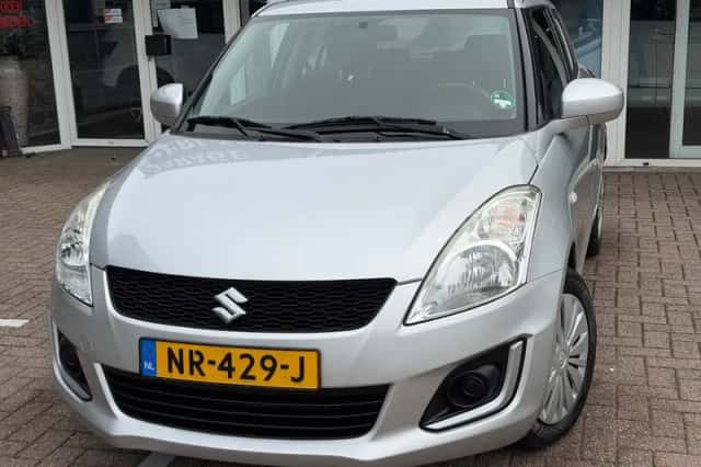 Suzuki Swift (2014) thumbnail 3