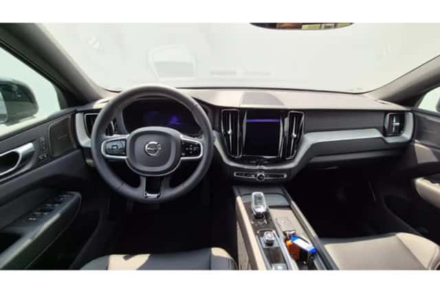 Volvo XC60 (2024) thumbnail 15