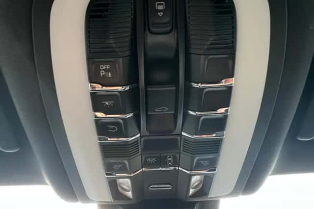 Porsche Macan (2020) thumbnail 11