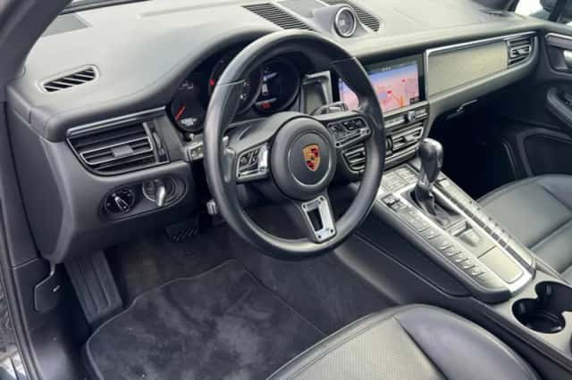 Porsche Macan (2020) thumbnail 16