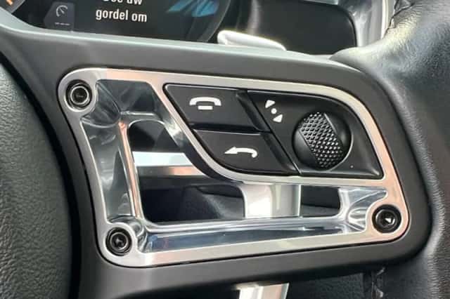 Porsche Macan (2020) thumbnail 23