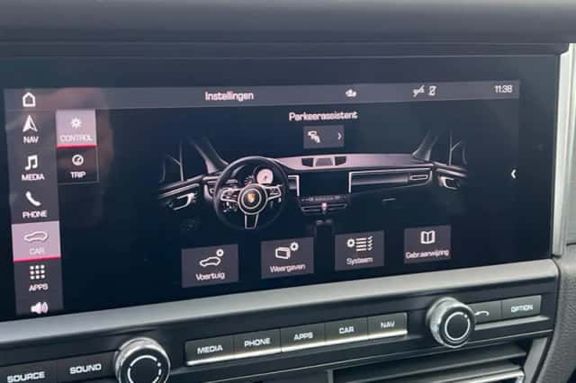 Porsche Macan (2020) thumbnail 31