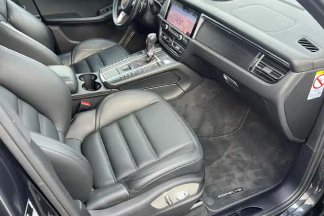 Porsche Macan (2020) thumbnail 35