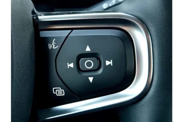 Volvo XC40 (2022) thumbnail 25