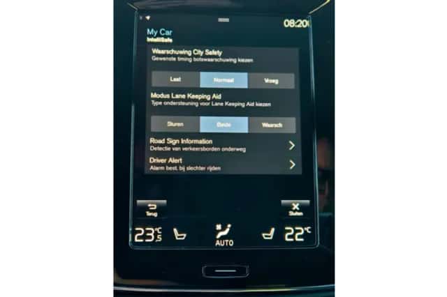 Volvo XC40 (2022) thumbnail 32