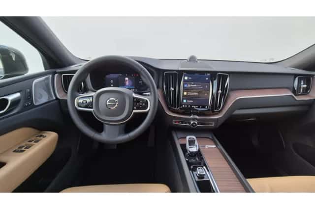 Volvo XC60 (2025) thumbnail 3