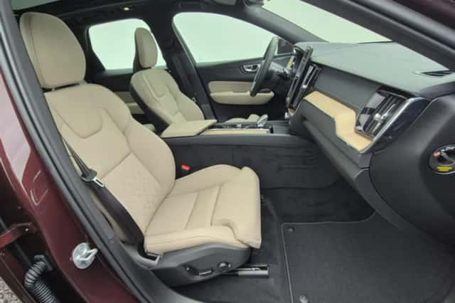 Volvo XC60 (2025) thumbnail 28