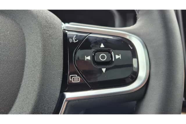 Volvo XC60 (2025) thumbnail 43