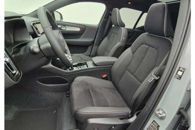Volvo XC40 (2025) thumbnail 23