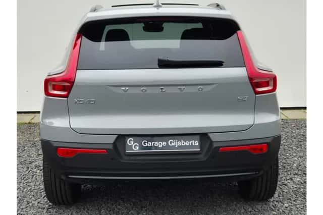 Volvo XC40 (2025) thumbnail 4