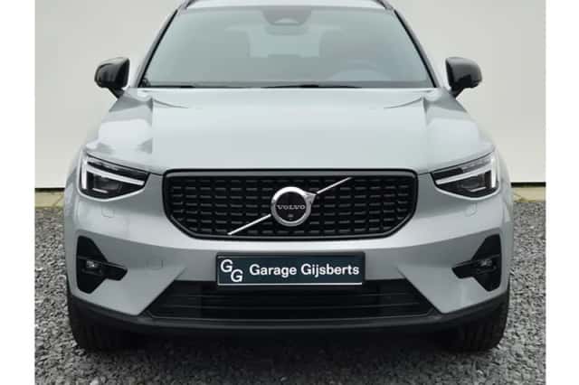 Volvo XC40 (2025) thumbnail 9