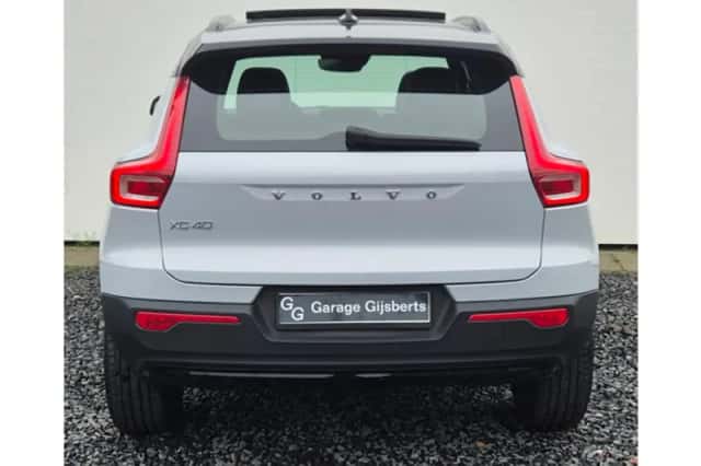Volvo XC40 (2021) thumbnail 4