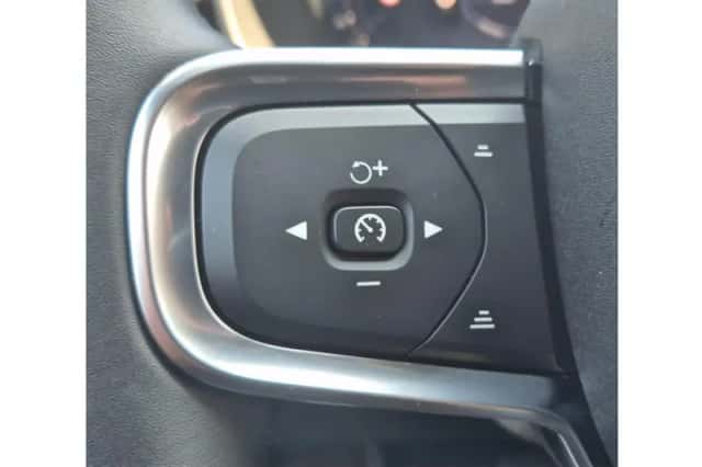Volvo XC40 (2025) thumbnail 36