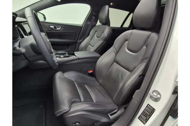 Volvo V60 (2022) thumbnail 24