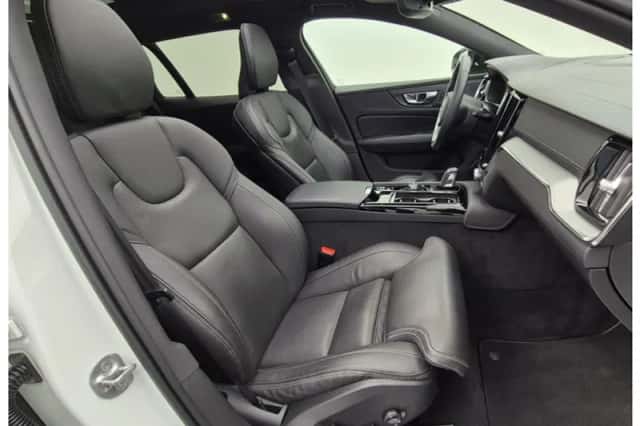 Volvo V60 (2022) thumbnail 28