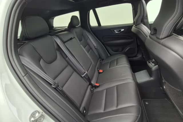 Volvo V60 (2022) thumbnail 31