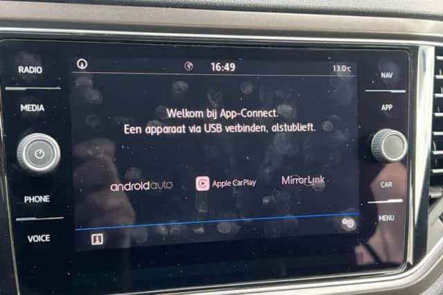 Volkswagen T-Roc (2018) thumbnail 17