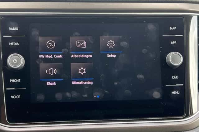 Volkswagen T-Roc (2018) thumbnail 18