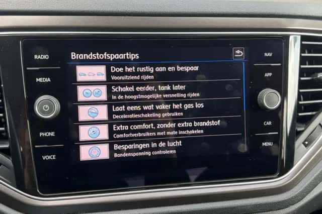 Volkswagen T-Roc (2018) thumbnail 19