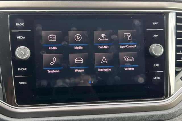 Volkswagen T-Roc (2018) thumbnail 20