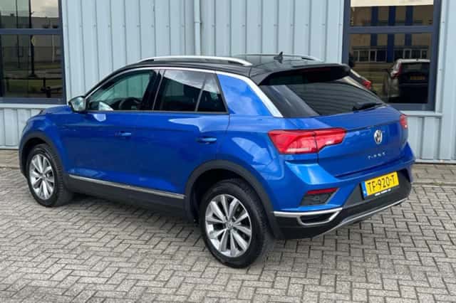 Volkswagen T-Roc (2018) thumbnail 4