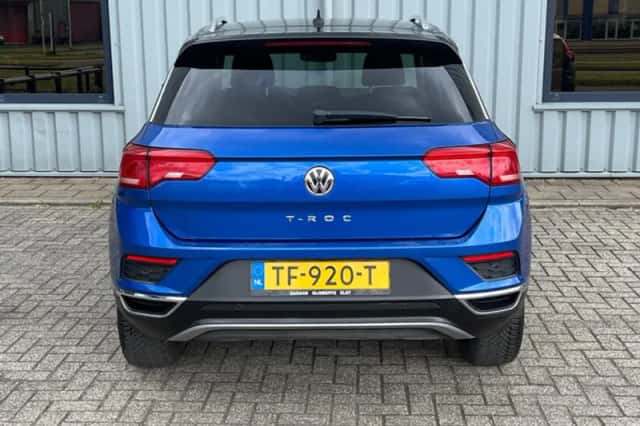 Volkswagen T-Roc (2018) thumbnail 5