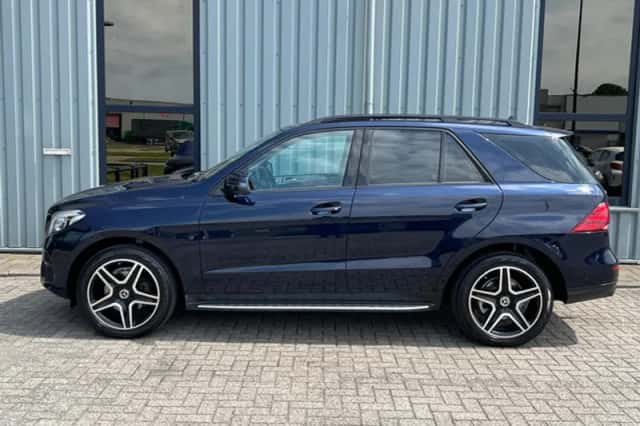 Mercedes-Benz GLE (2016) thumbnail 2