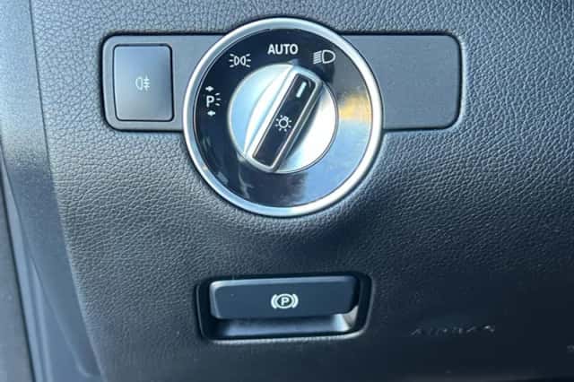 Mercedes-Benz GLE (2016) thumbnail 35