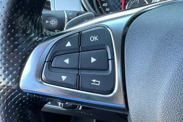 Mercedes-Benz GLE (2016) thumbnail 37