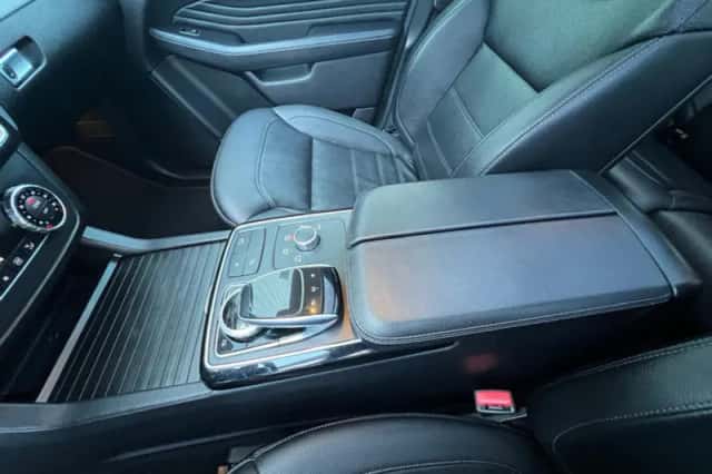 Mercedes-Benz GLE (2016) thumbnail 49