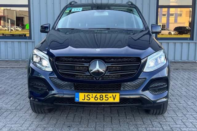 Mercedes-Benz GLE (2016) thumbnail 6
