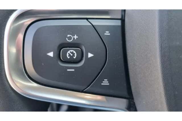 Volvo XC40 (2021) thumbnail 23