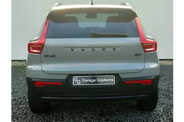 Volvo XC40 (2025) thumbnail 4