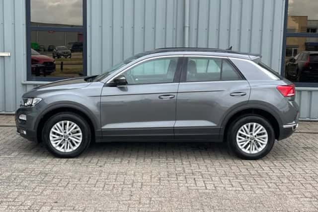 Volkswagen T-Roc (2021) thumbnail 2