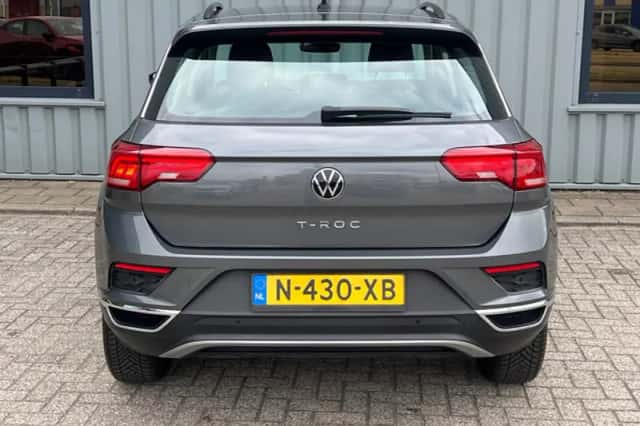 Volkswagen T-Roc (2021) thumbnail 5