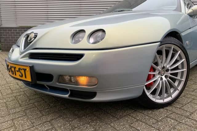 Alfa Romeo GTV (2001) thumbnail 5
