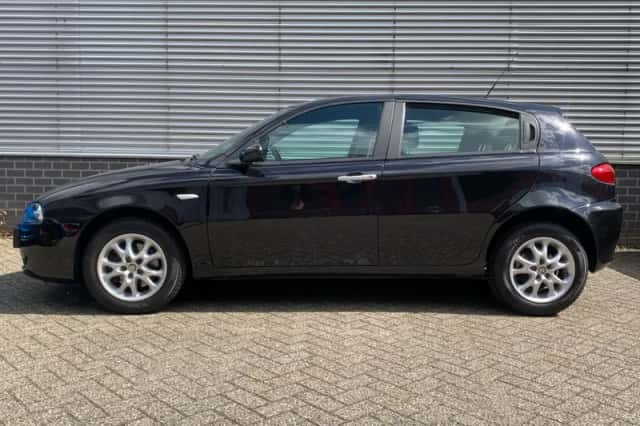 Alfa Romeo 147 (2007) thumbnail 2