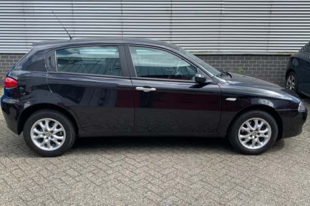 Alfa Romeo 147 (2007) thumbnail 4