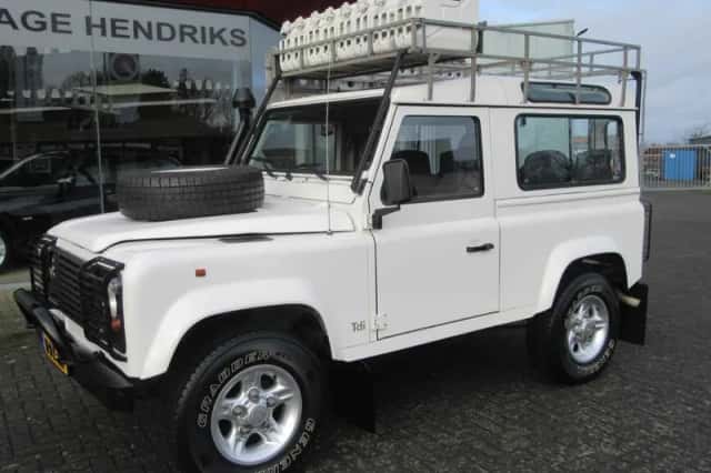Land Rover Defender (1997) thumbnail 1