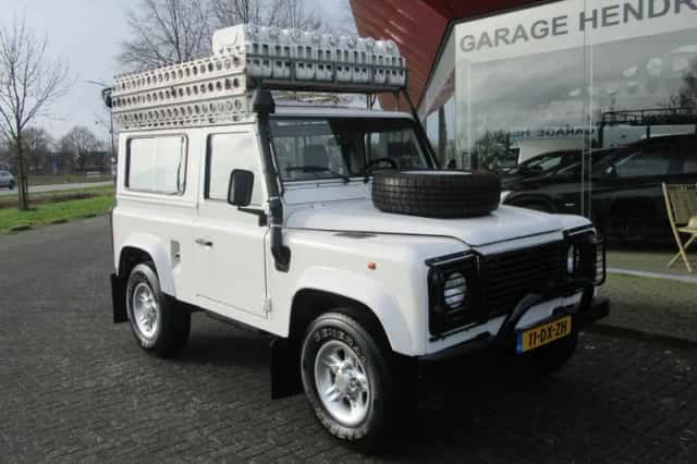 Land Rover Defender (1997) thumbnail 2