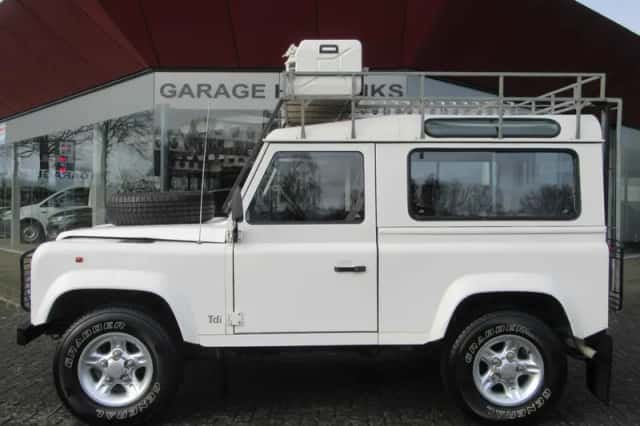 Land Rover Defender (1997) thumbnail 3