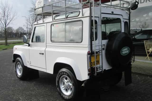 Land Rover Defender (1997) thumbnail 5