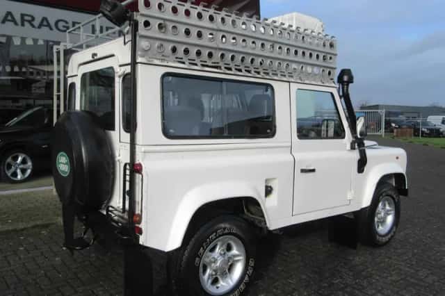 Land Rover Defender (1997) thumbnail 6