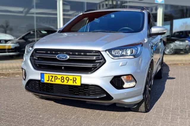 Ford Kuga (2019) thumbnail 2