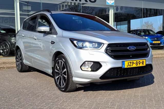 Ford Kuga (2019) thumbnail 5