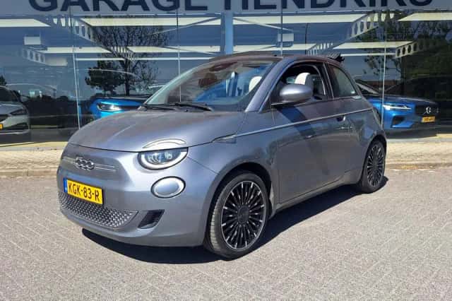 Fiat 500e (2021) thumbnail 1