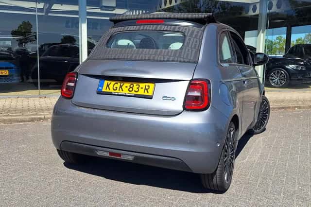 Fiat 500e (2021) thumbnail 3