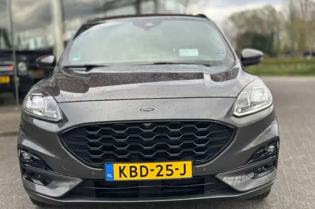 Ford Kuga (2020) thumbnail 3