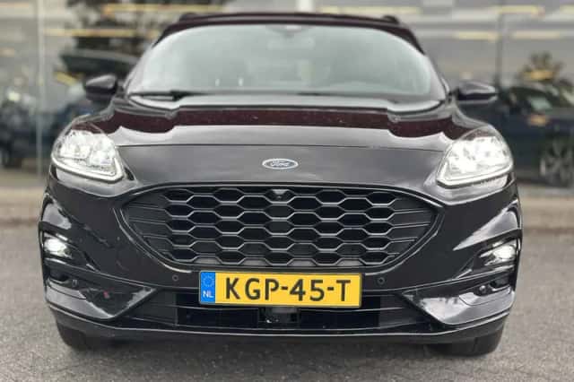 Ford Kuga (2021) thumbnail 4